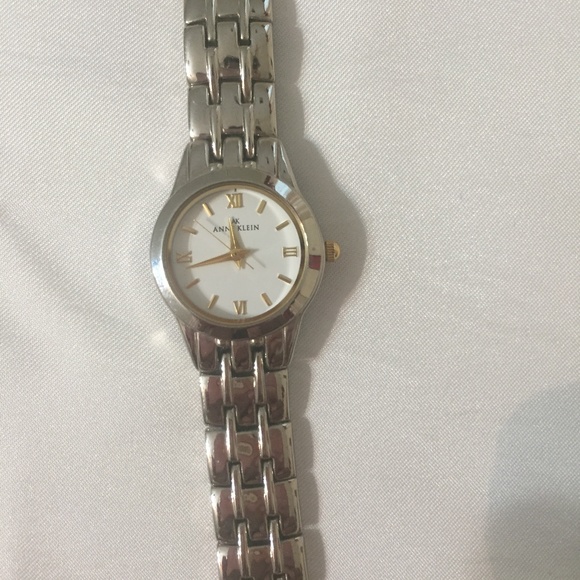 ANNE KLEIN LADIES SILVER-tONE WATCH